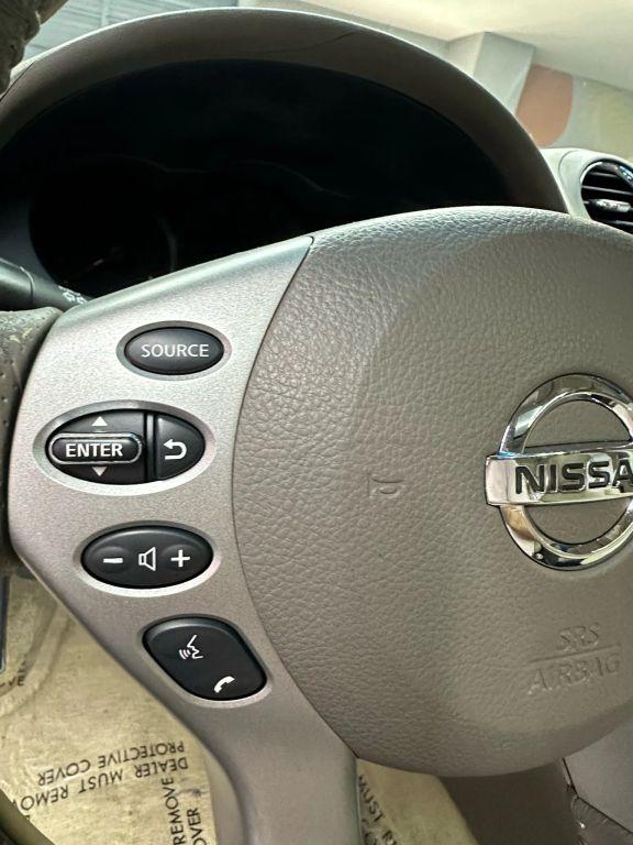 Nissan Altima - Thumbnail 19