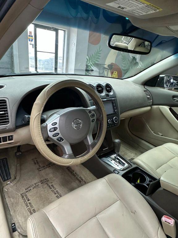 Nissan Altima - Thumbnail 17