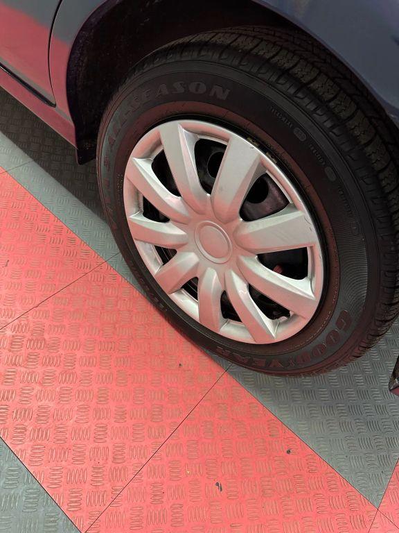 Kia Spectra - Thumbnail 4