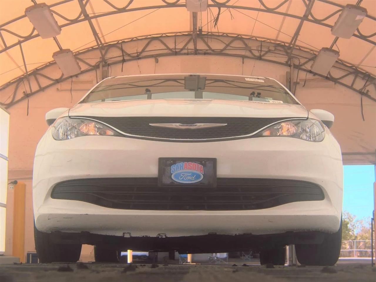 Chrysler Voyagerlxi Fwd - Thumbnail 3