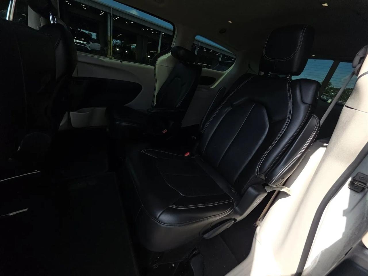 Chrysler Voyagerlxi Fwd - Thumbnail 19