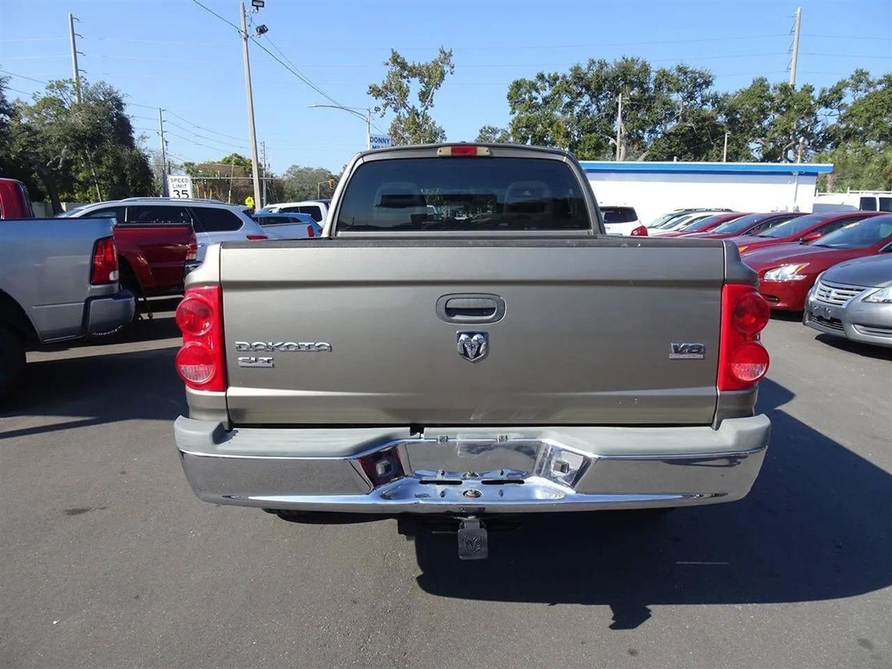 Dodge Dakota4Dr Quad Cab 131 Slt - Thumbnail 3