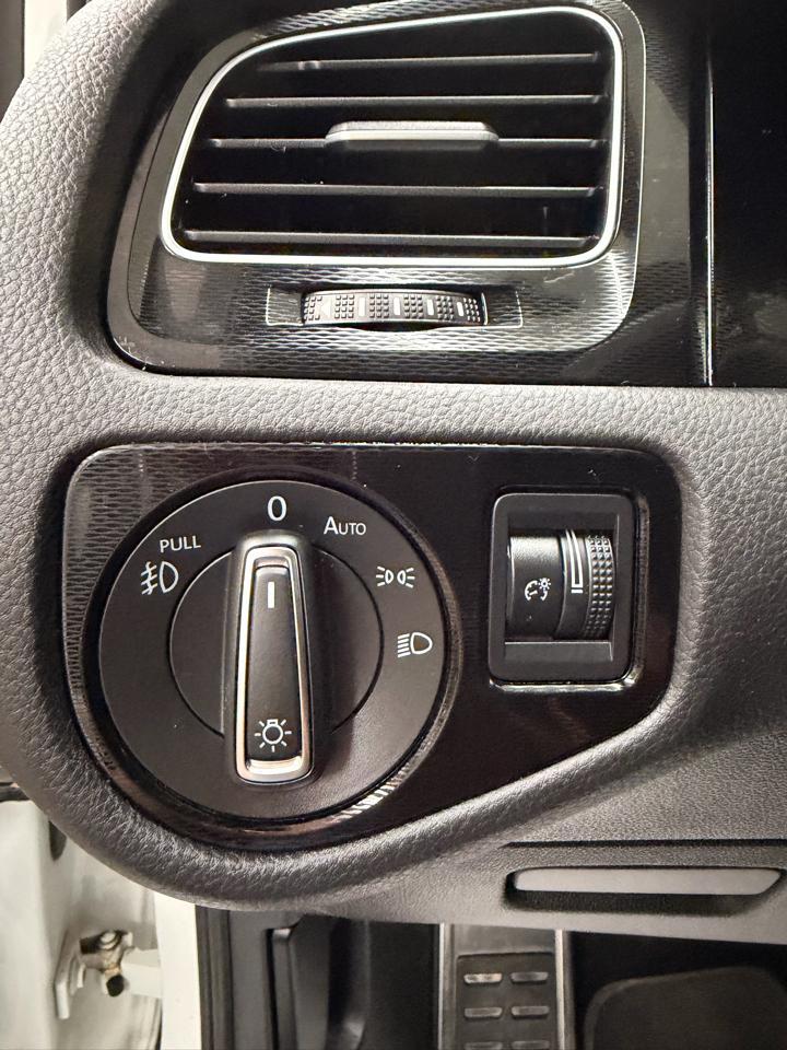 Volkswagen Gtise 6A 2-Door - Thumbnail 18