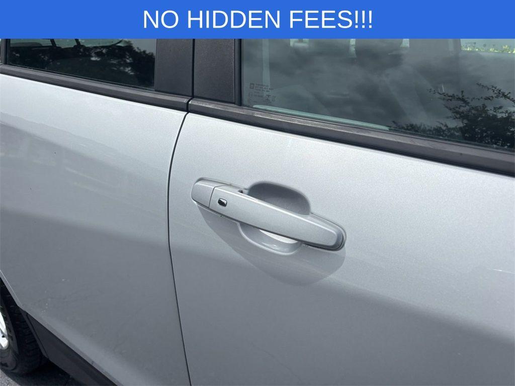 Chevrolet Equinox Ls - Thumbnail 4