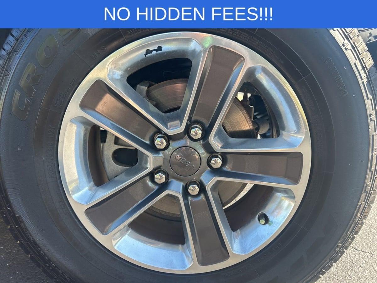 Jeep Wrangler Unlimited Sahara - Thumbnail 6