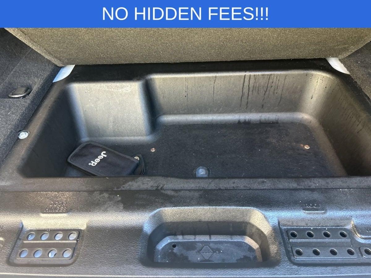 Jeep Wrangler Unlimited Sahara - Thumbnail 10