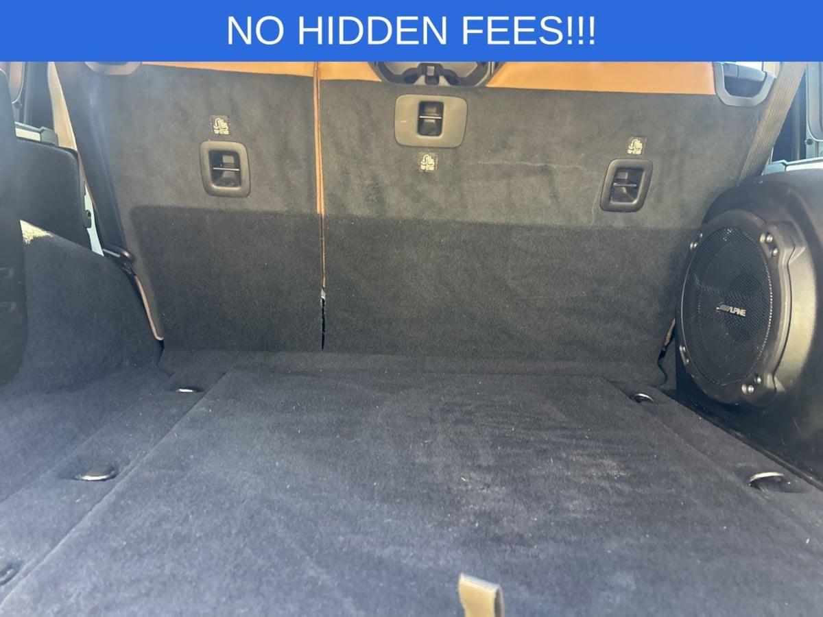 Jeep Wrangler Unlimited Sahara - Thumbnail 9