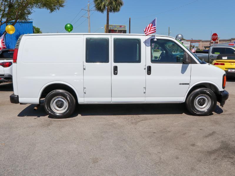Chevrolet Express Cargo Van1500 135" Wb - Thumbnail 6