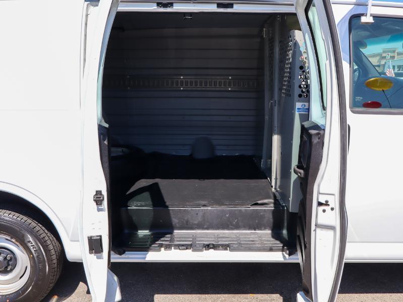Chevrolet Express Cargo Van1500 135" Wb - Thumbnail 7
