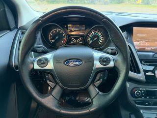 Ford Focus - Thumbnail 3