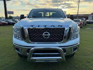 Nissan Titan Xd Crew Cab - Thumbnail 9