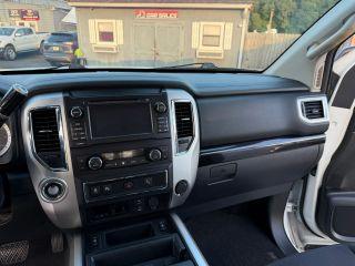 Nissan Titan Xd Crew Cab - Thumbnail 2