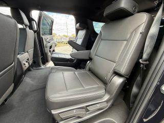 Chevrolet Suburban - Thumbnail 18