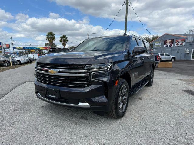 Chevrolet Suburban - View 1