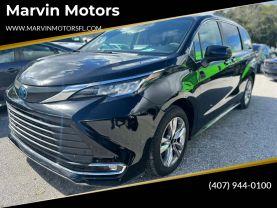 Toyota Sienna - Thumbnail 2