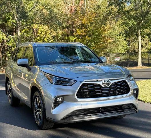 Toyota Highlander - View 1