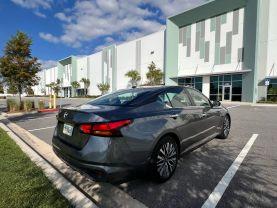 Nissan Altima - Thumbnail 7