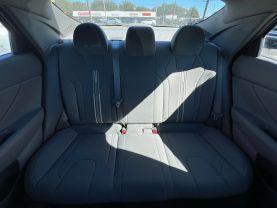 Hyundai Elantra - Thumbnail 15