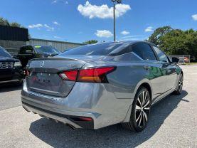 Nissan Altima - Thumbnail 9