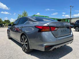 Nissan Altima - Thumbnail 6