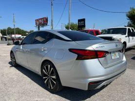 Nissan Altima - Thumbnail 6