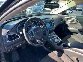 Chrysler 200 - Thumbnail 11