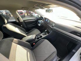 Volkswagen Jetta - Thumbnail 14