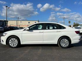 Volkswagen Jetta - Thumbnail 5