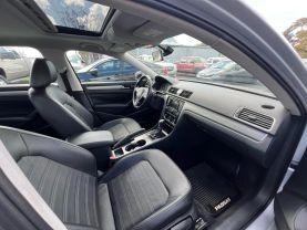 Volkswagen Passat - Thumbnail 17