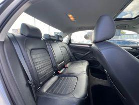 Volkswagen Passat - Thumbnail 16