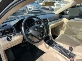 Volkswagen Passat - Thumbnail 11