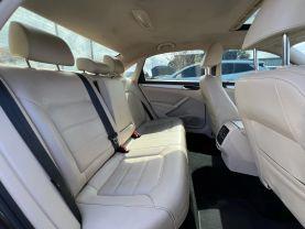 Volkswagen Passat - Thumbnail 18