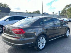 Volkswagen Passat - Thumbnail 8