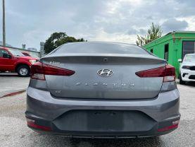 Hyundai Elantra - Thumbnail 6