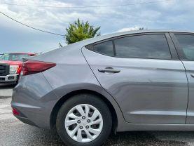 Hyundai Elantra - Thumbnail 12