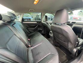 Volkswagen Passat - Thumbnail 14