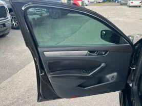 Volkswagen Passat - Thumbnail 19