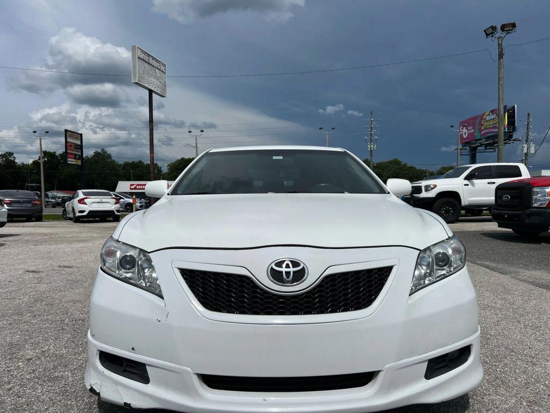 Toyota Camry - Thumbnail 11