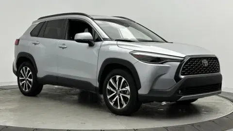 Toyota Corolla Cross Xle - Thumbnail 4