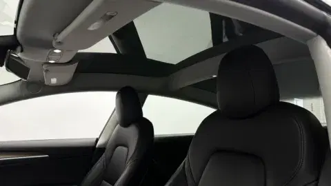 Tesla Model 3 Standard Range Plus - Thumbnail 6