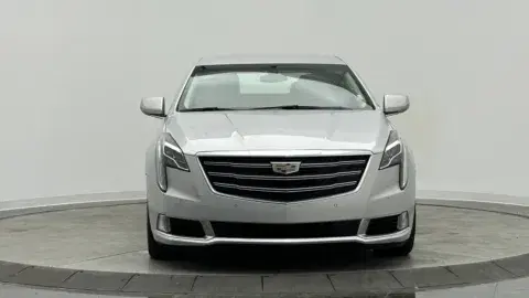 Cadillac Xts Luxury - Thumbnail 3