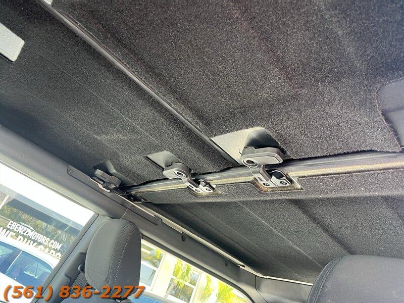 Ford Bronco - Thumbnail 10