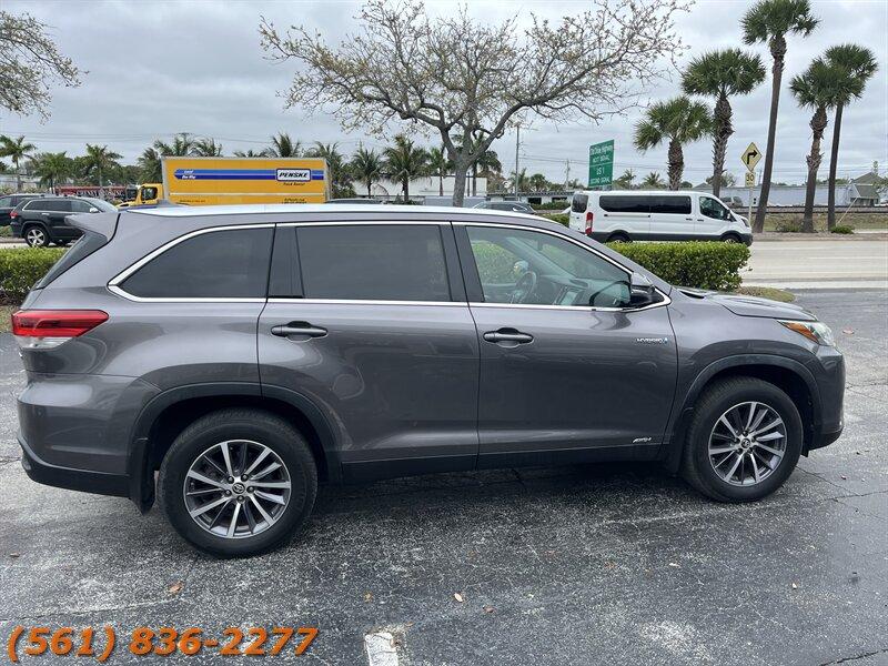 Toyota Highlander Hybrid Xle - Thumbnail 4