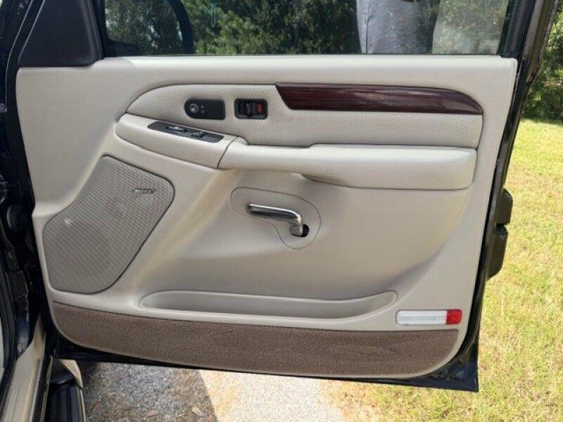 Cadillac ESCALADE - Thumbnail 14