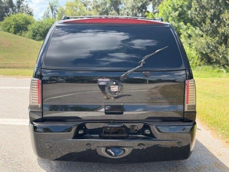 Cadillac ESCALADE - Thumbnail 4