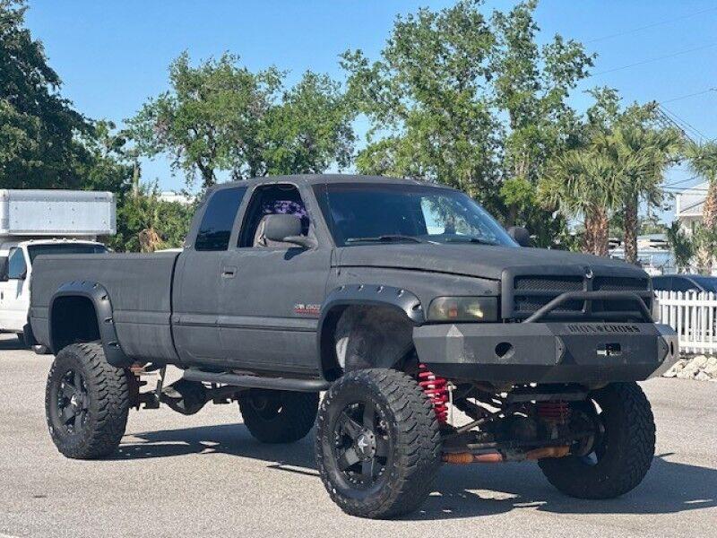 Dodge RAM 2500 - Thumbnail 3