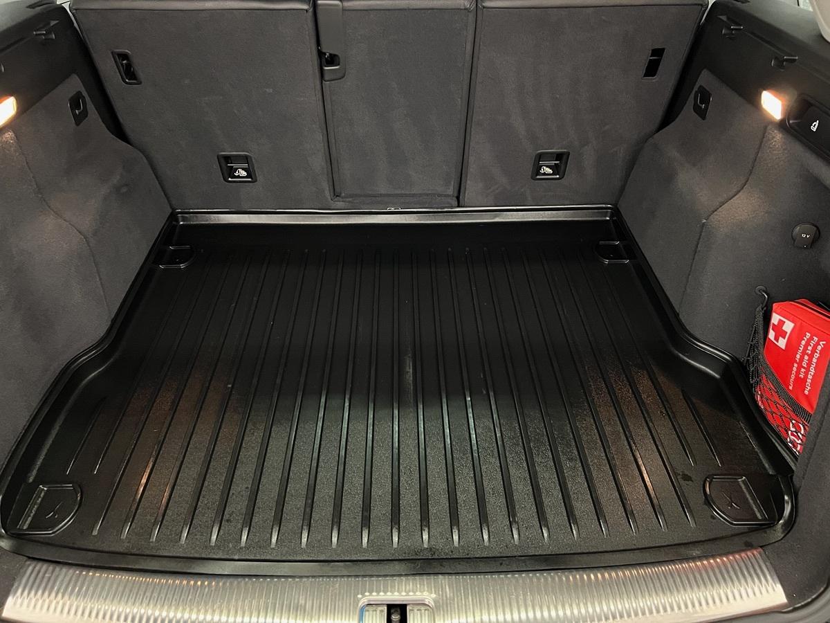 Audi Q5 Premium Plus - View 1