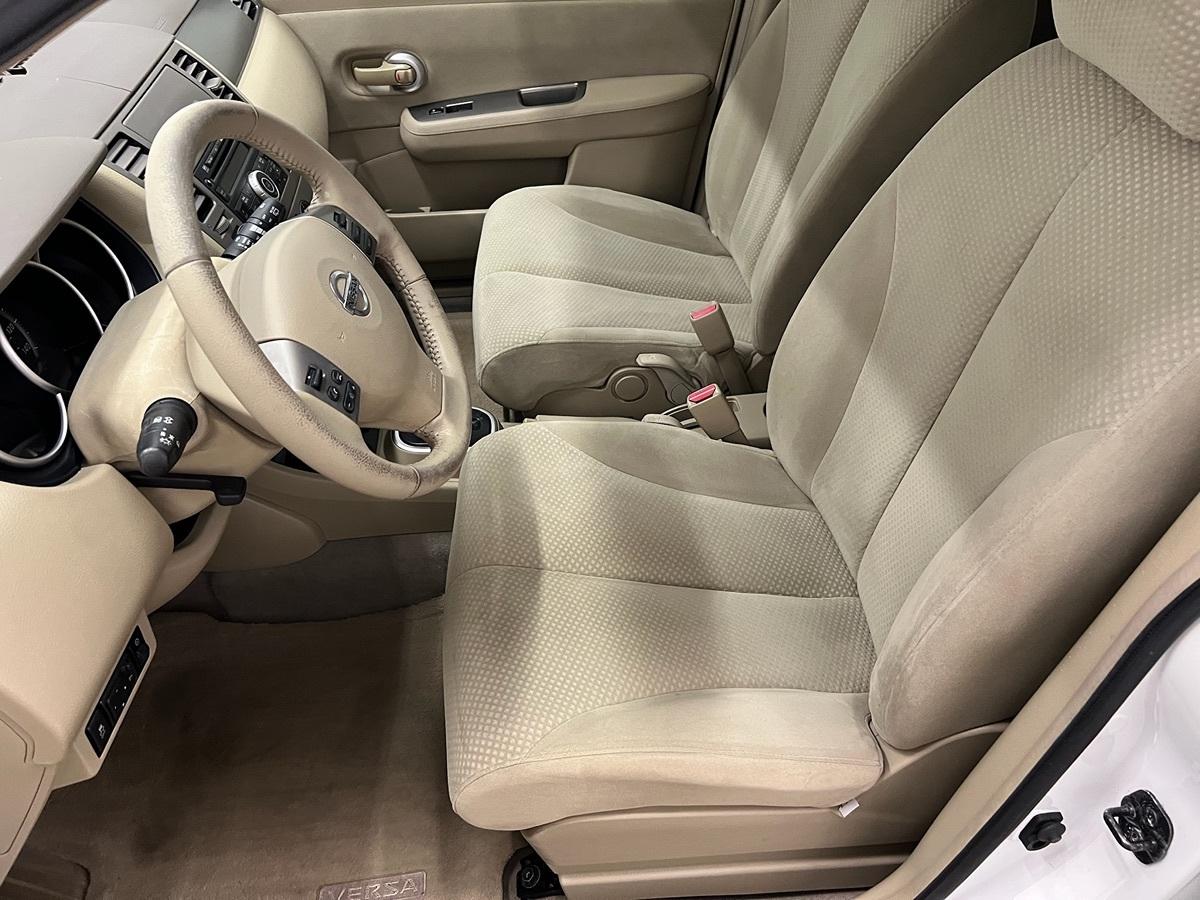 Nissan Versa S - Thumbnail 8