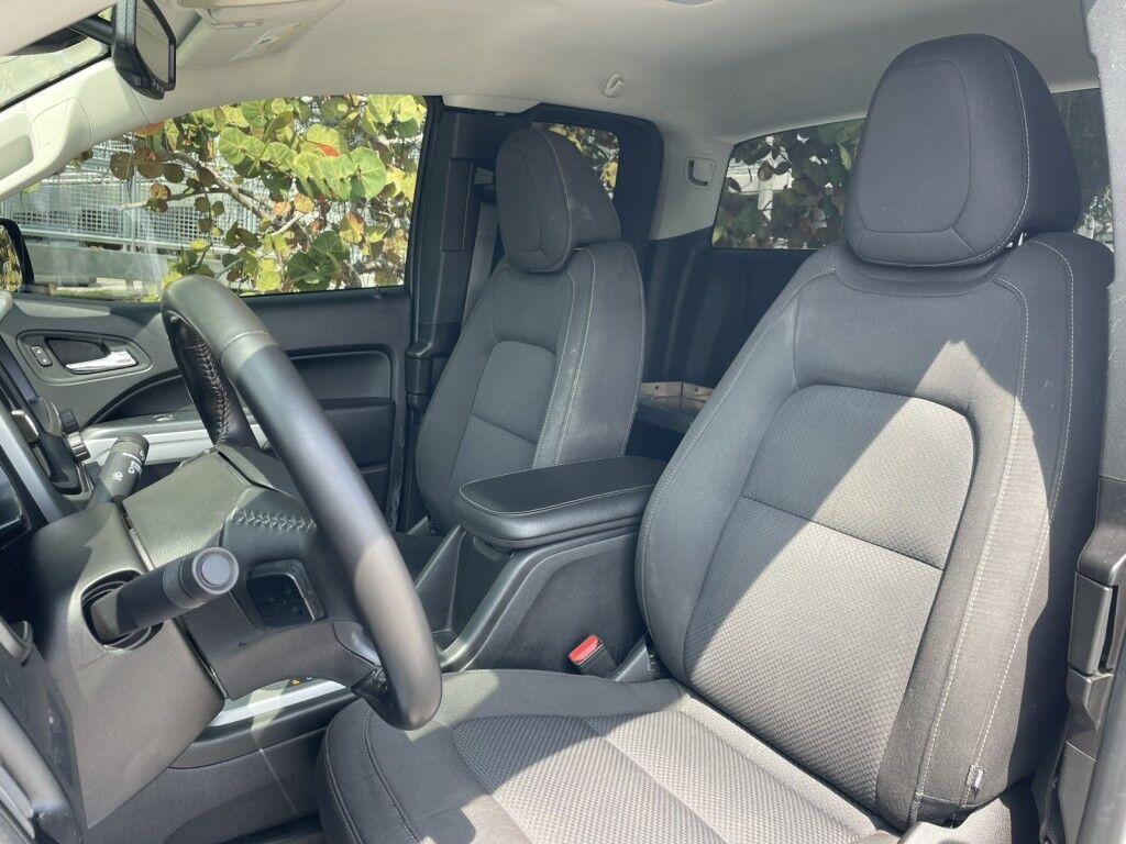 Chevrolet Colorado - Thumbnail 2