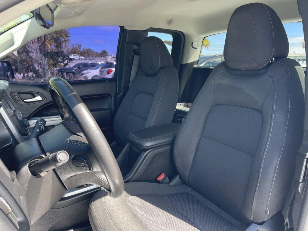 Chevrolet Colorado - Thumbnail 2